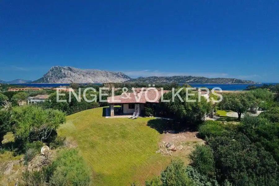 Villa in vendita a San Teodoro
