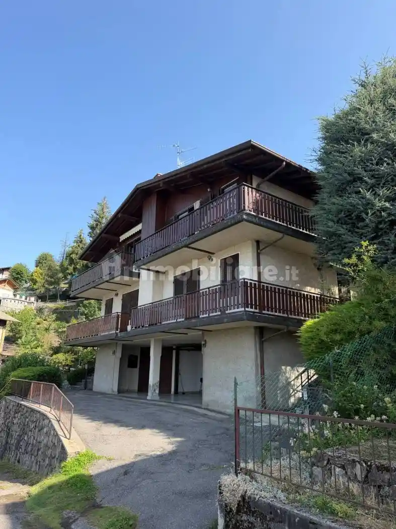 Appartamento in vendita a Selvino