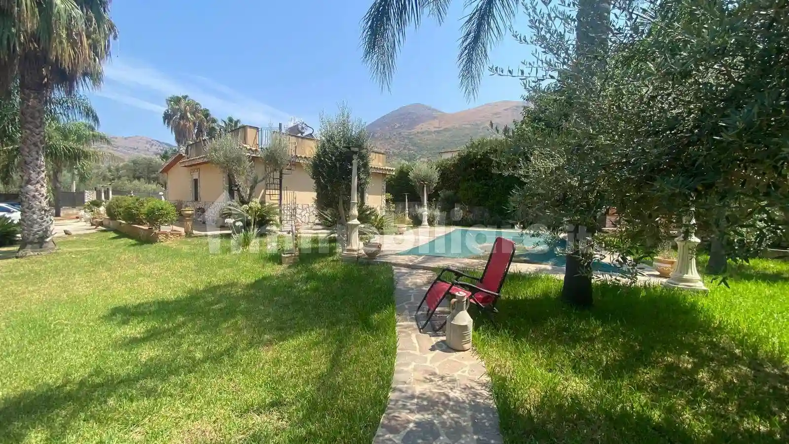 Villa - foto 2