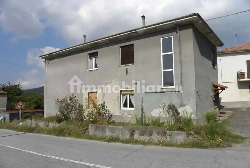 Casa indipendente in vendita a Piana Crixia