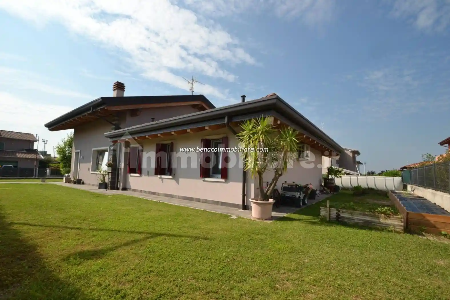 Villa in vendita a Castelnuovo del Garda