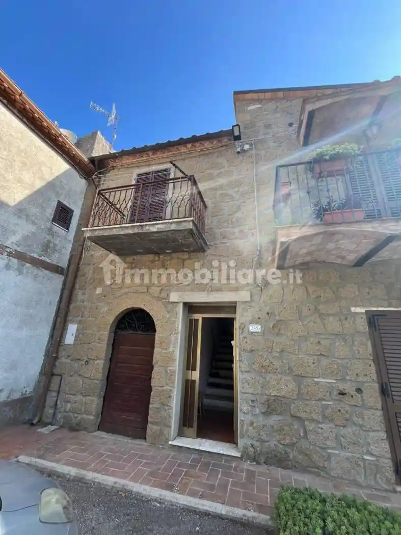 Casa indipendente in vendita a Sorano