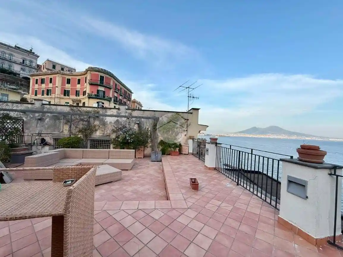 Appartamento in affitto a Napoli
