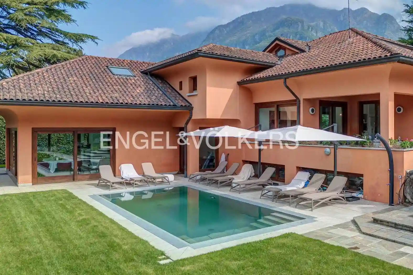 Villa - foto 2