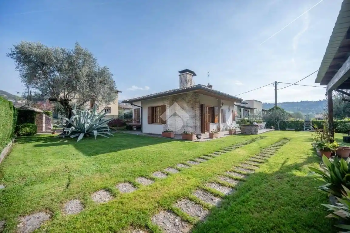 Villa in vendita a Garda
