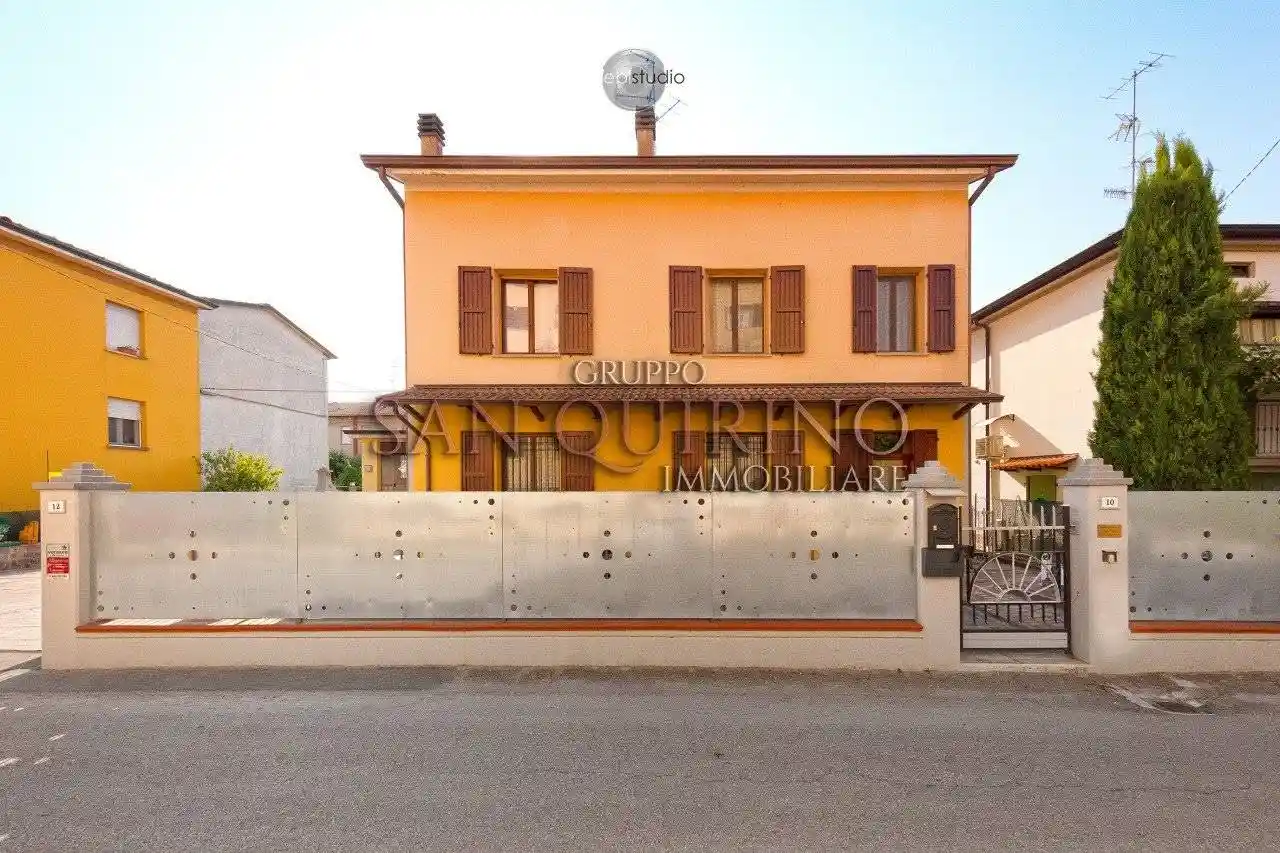 Villa in vendita a Castelnovo di Sotto