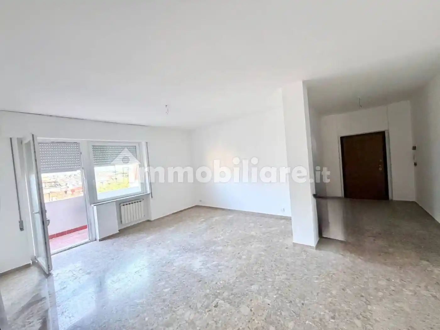 Appartamento in affitto a Carrara