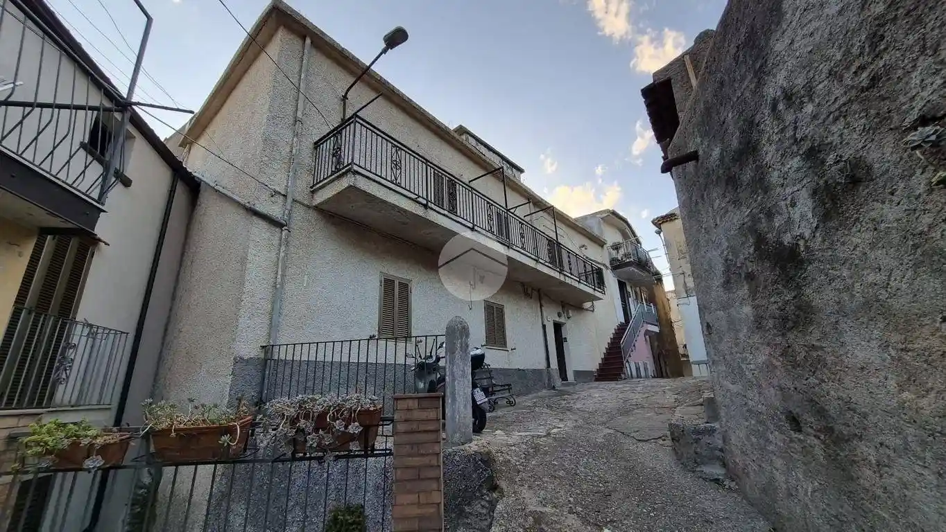 Appartamento in vendita a Paola