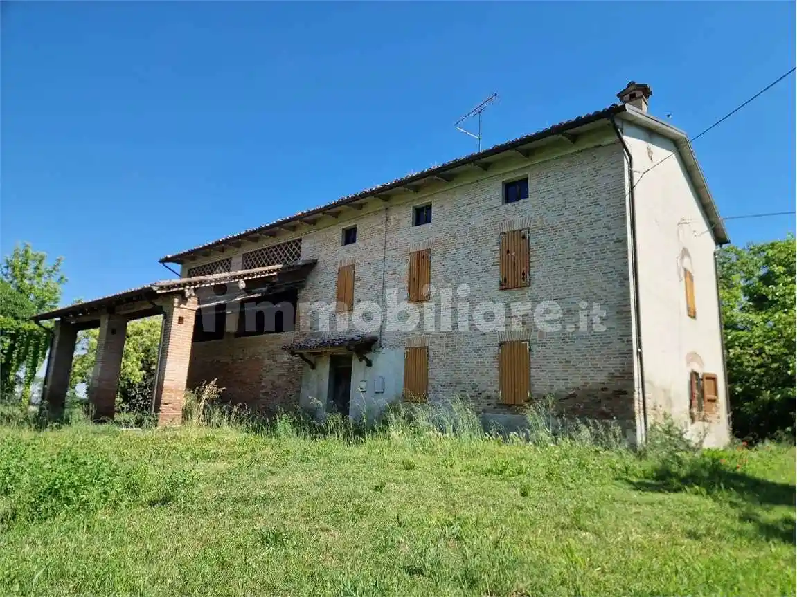 Rustico - Casale in vendita a Fidenza