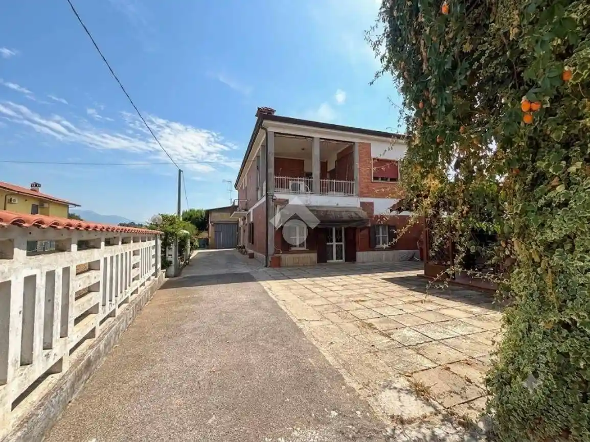 Casa indipendente in vendita a Cisterna di Latina