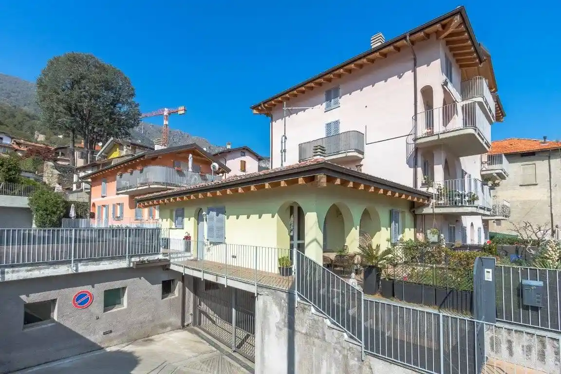 Appartamento in vendita a Pianello del Lario