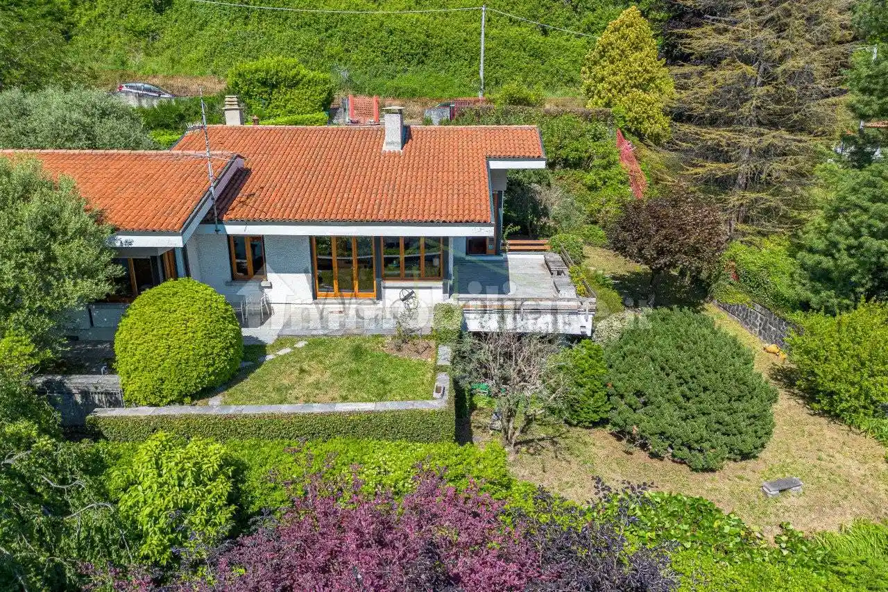 Villa in vendita a Tavernerio