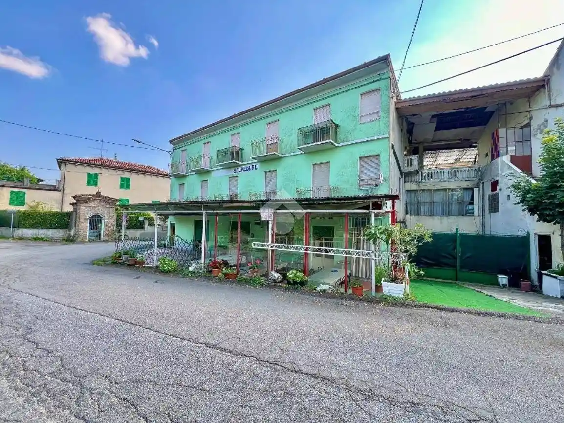Palazzo - Edificio in vendita a Robella