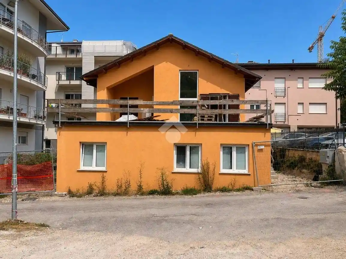 Villa in vendita a L'Aquila