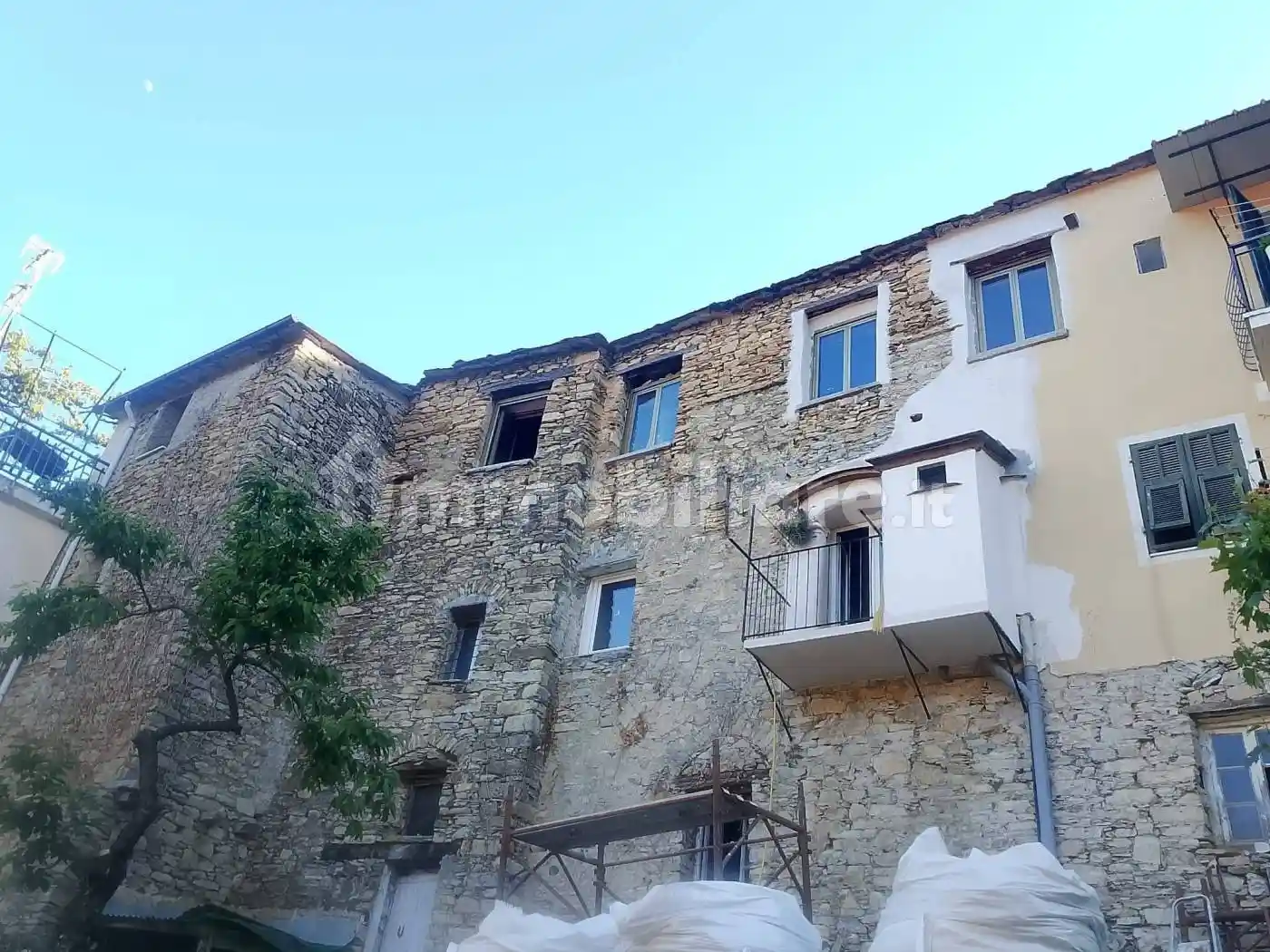 Casa indipendente in vendita a Caravonica