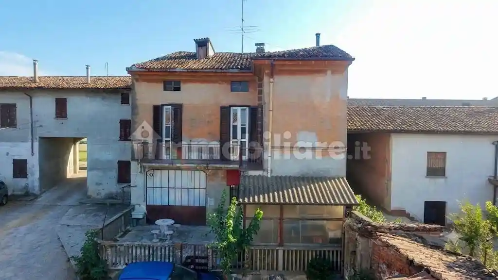 Casa indipendente in vendita a Grumello Cremonese ed Uniti