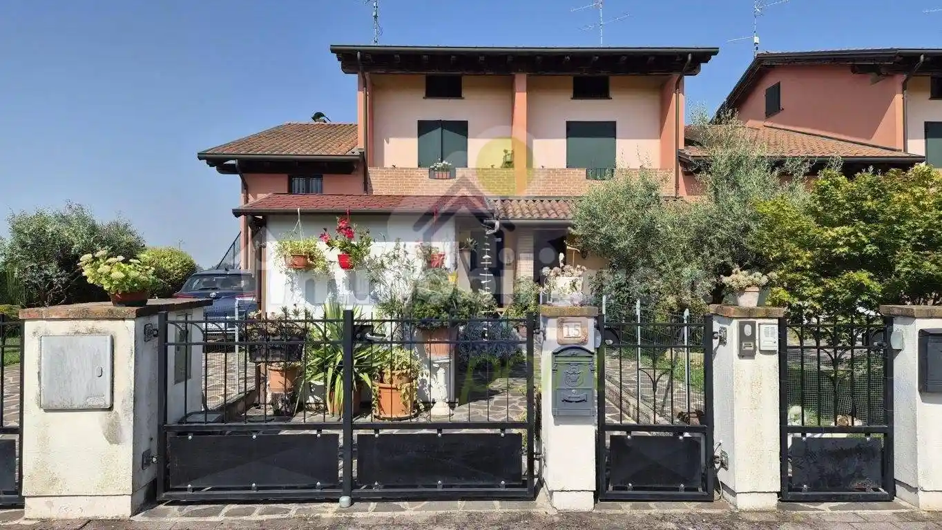 Casa indipendente in vendita a Guastalla