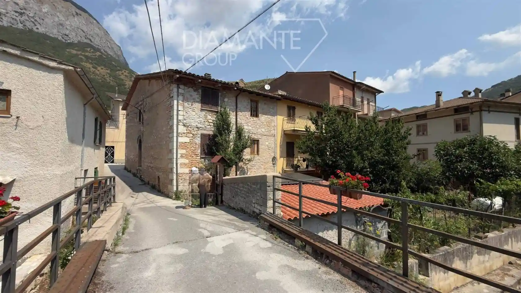Casa indipendente in vendita a Scheggia e Pascelupo