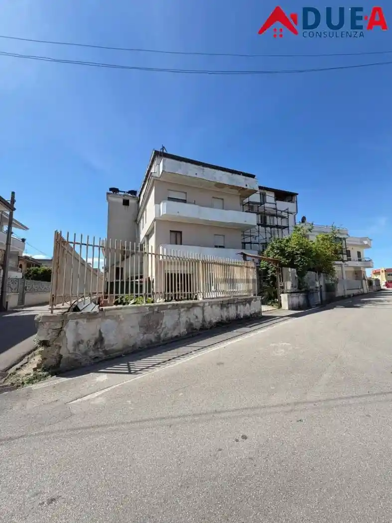 Palazzo - Edificio in vendita a Casapesenna
