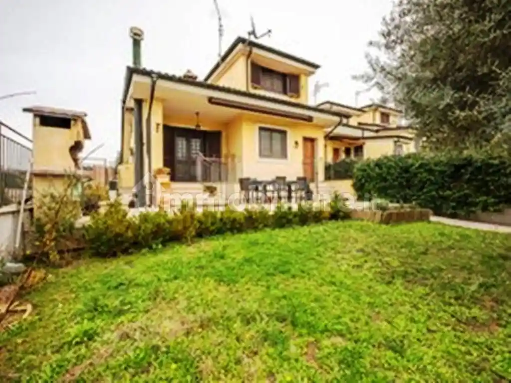 Villa in vendita a Guidonia Montecelio