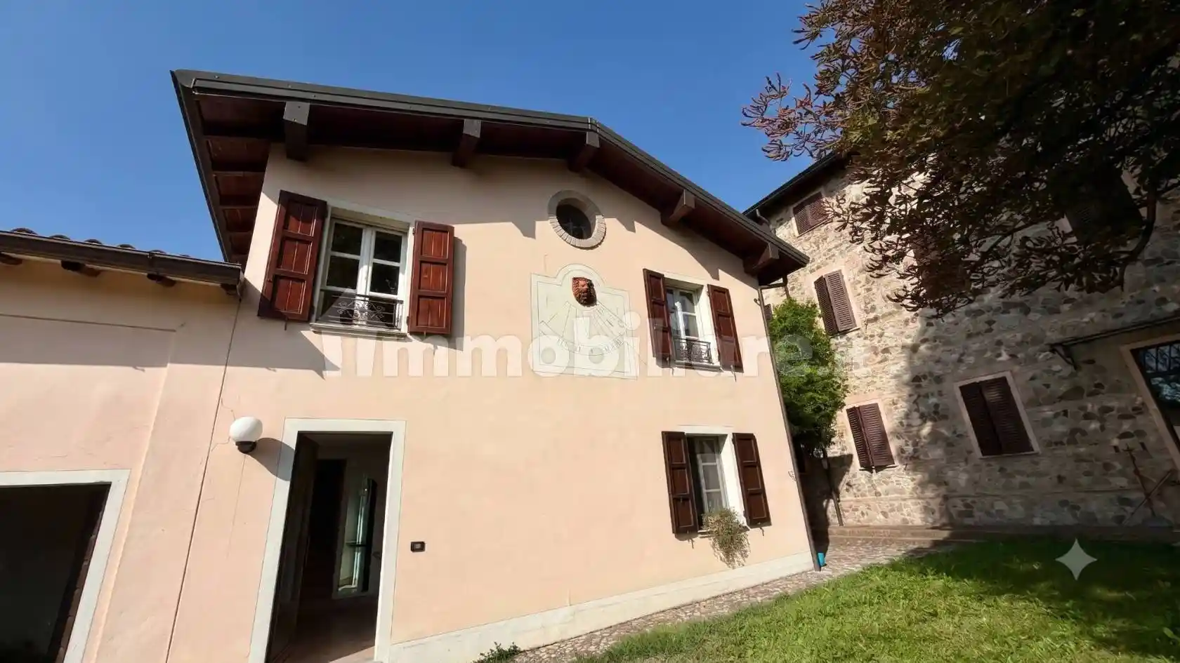 Villa in vendita a Montechiarugolo