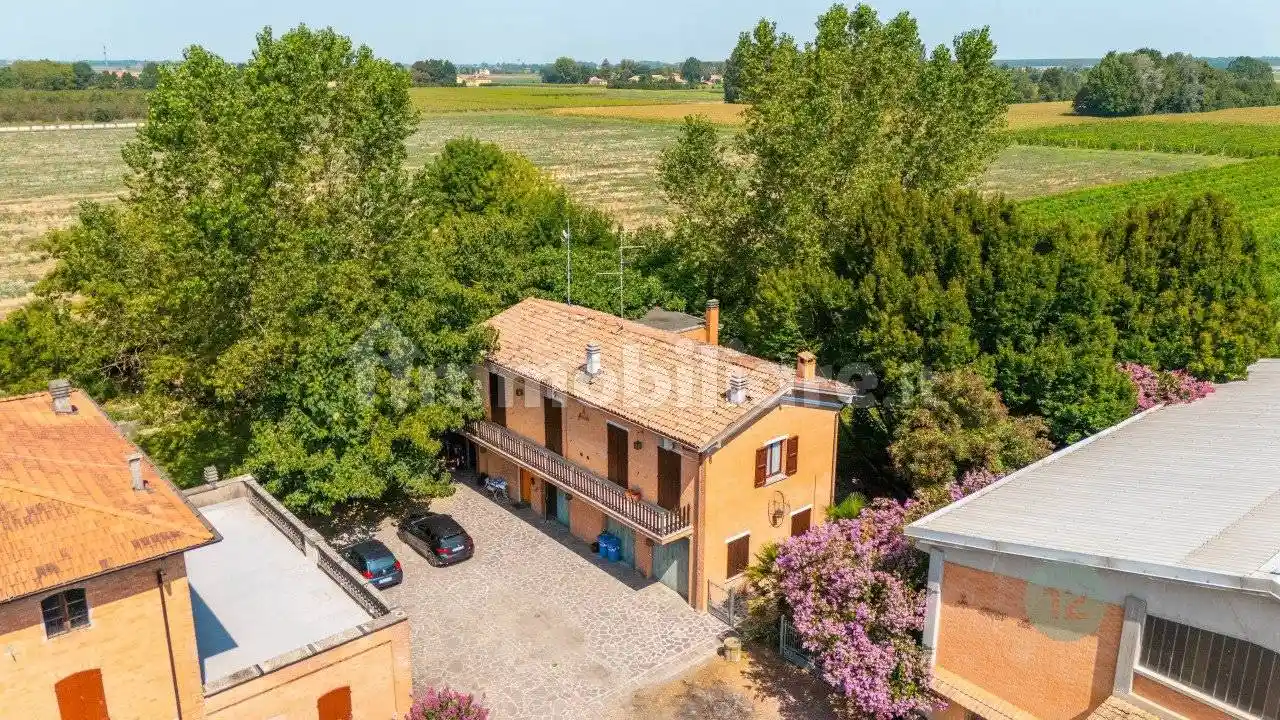 Villa in vendita a Carpi