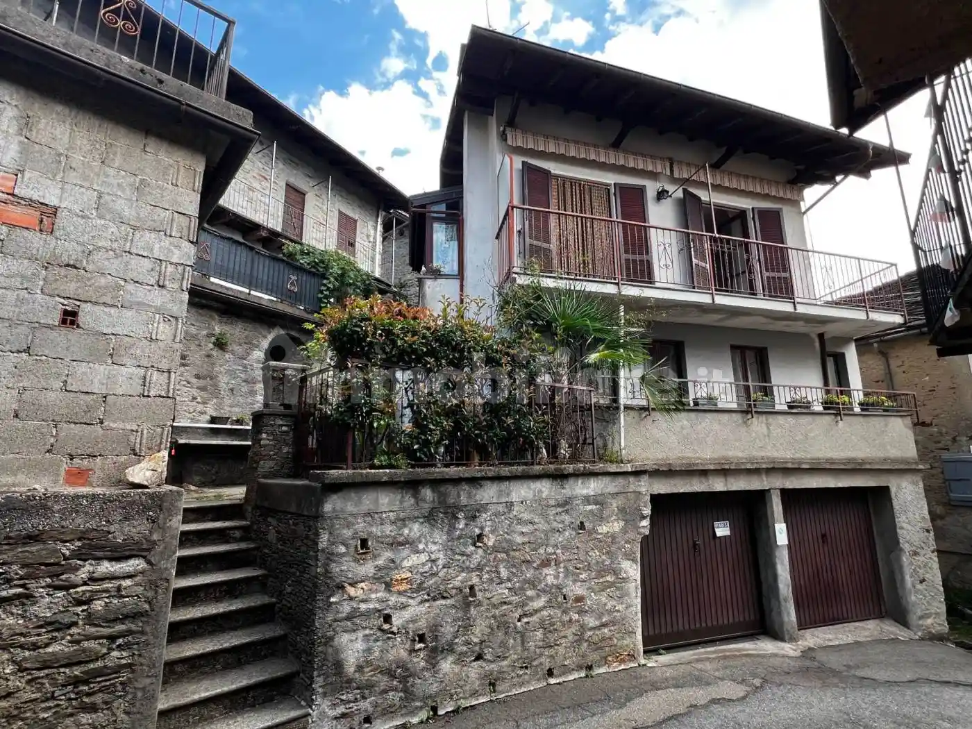 Casa indipendente in vendita a Caprezzo