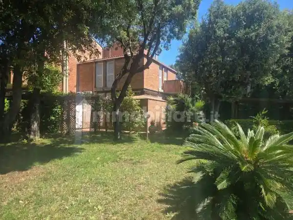 Villa in affitto a Fiumicino
