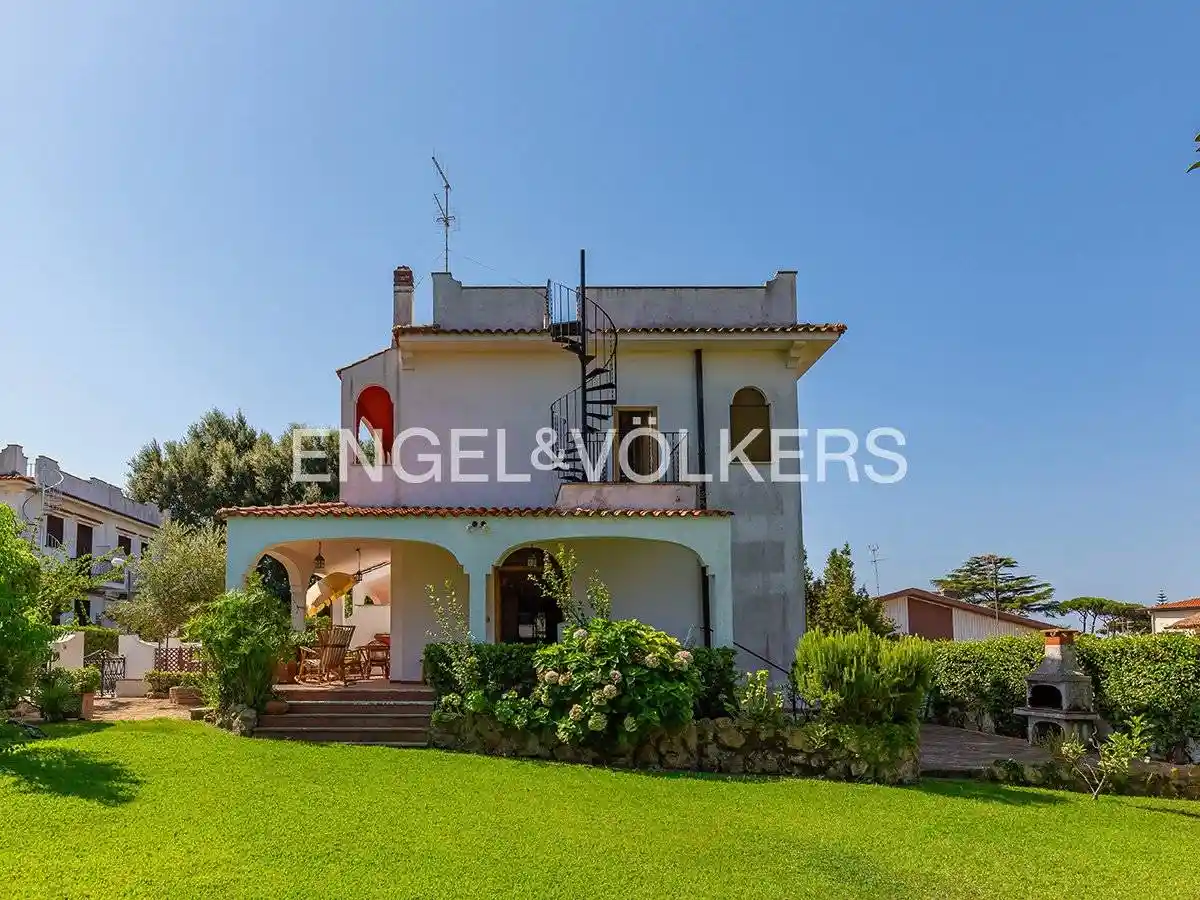 Villa in vendita a Anzio