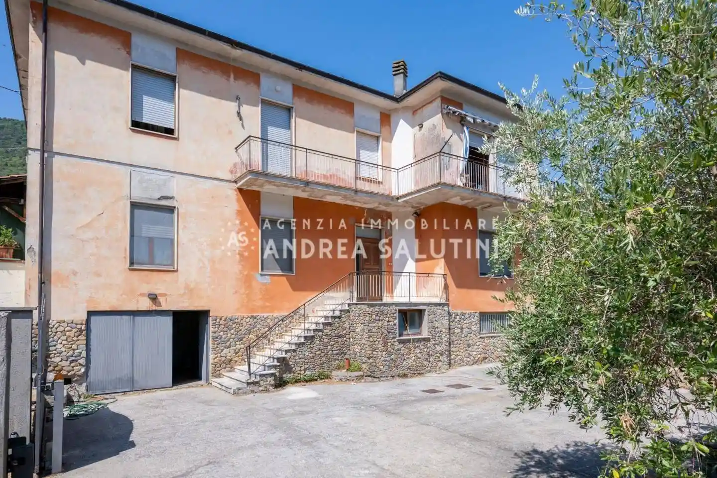 Villa in vendita a Buti