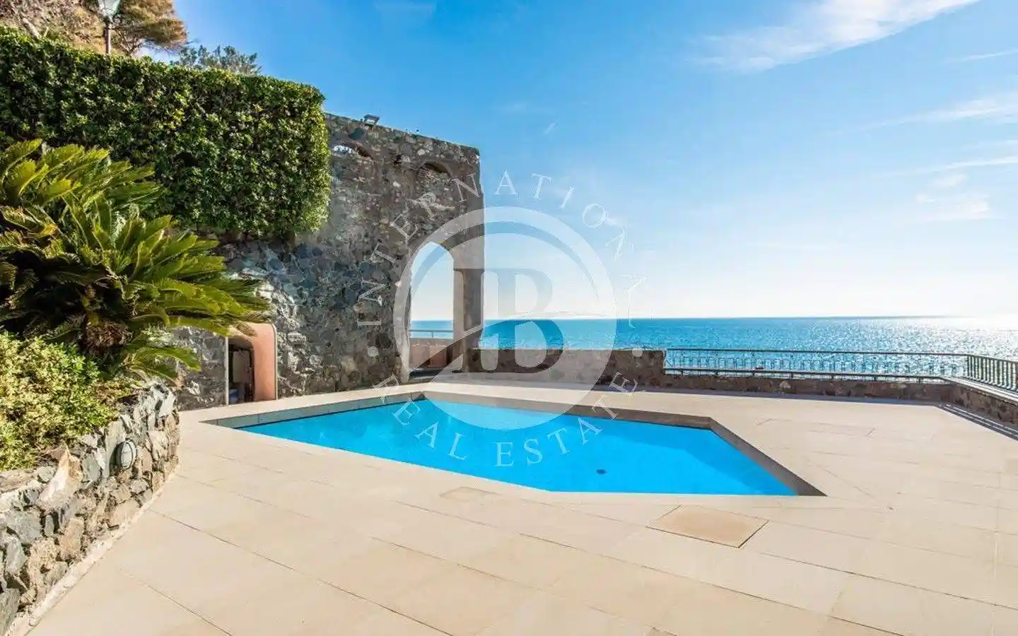Villa in vendita a Albisola Superiore