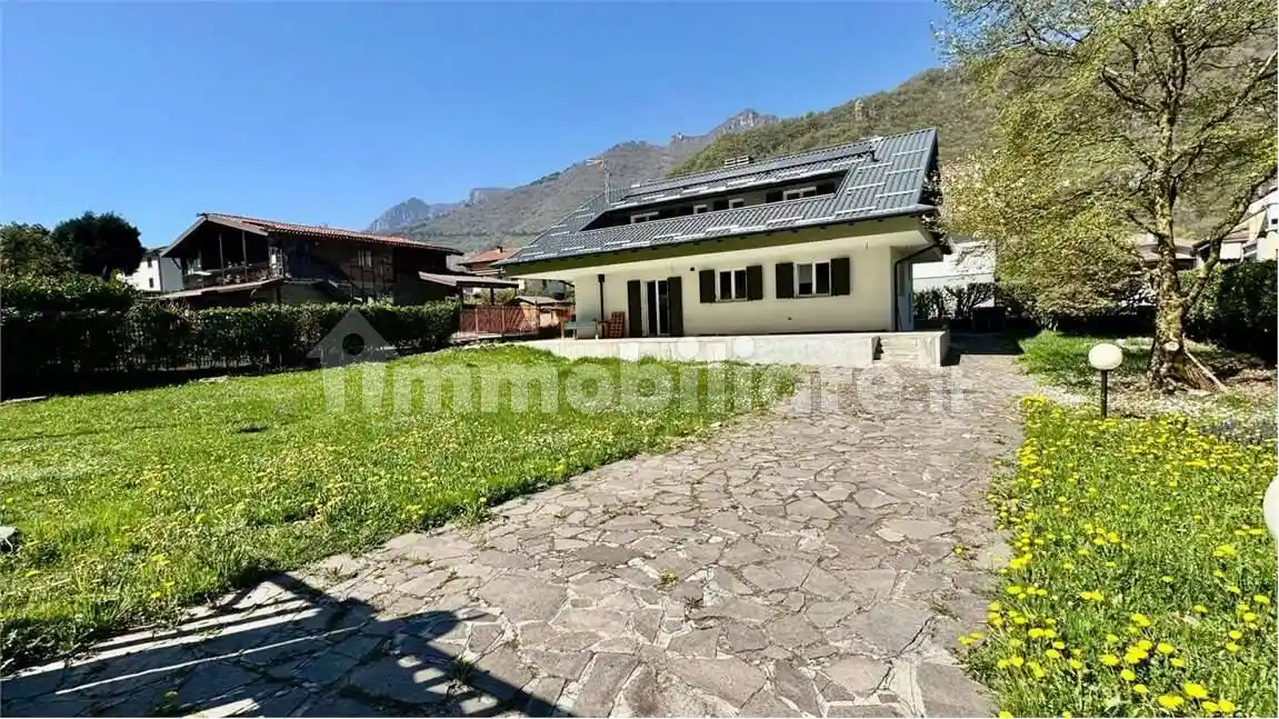 Villa in vendita a Ballabio
