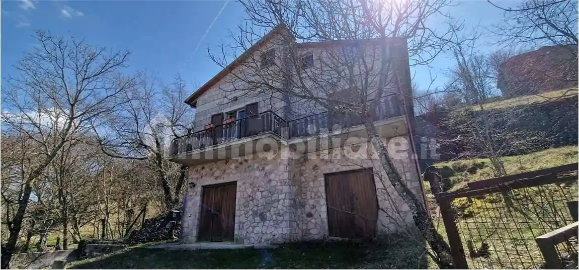 Casa indipendente in vendita a Giano dell'Umbria
