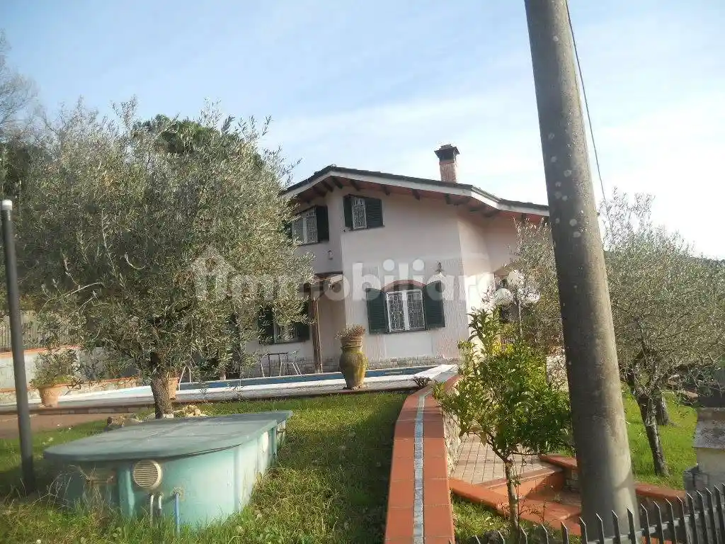 Villa in vendita a Castelnuovo Magra