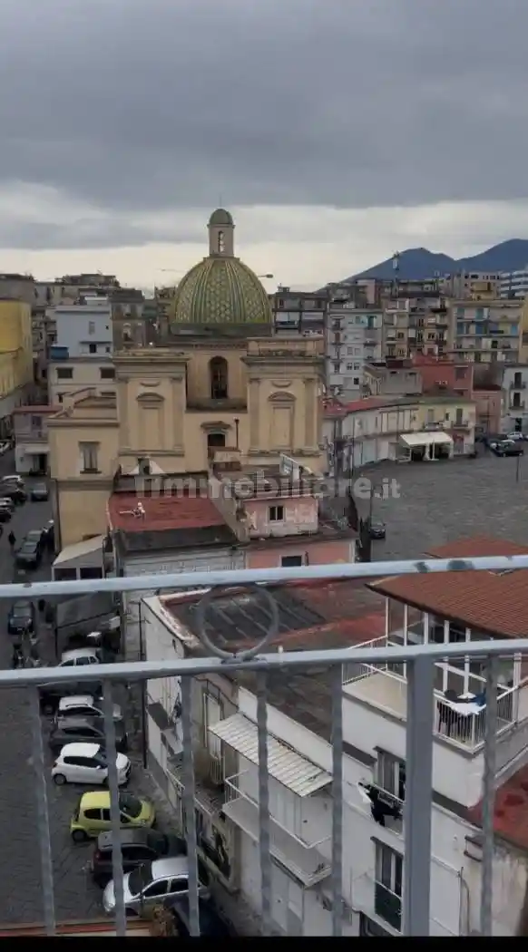 Palazzo - Edificio in vendita a Napoli