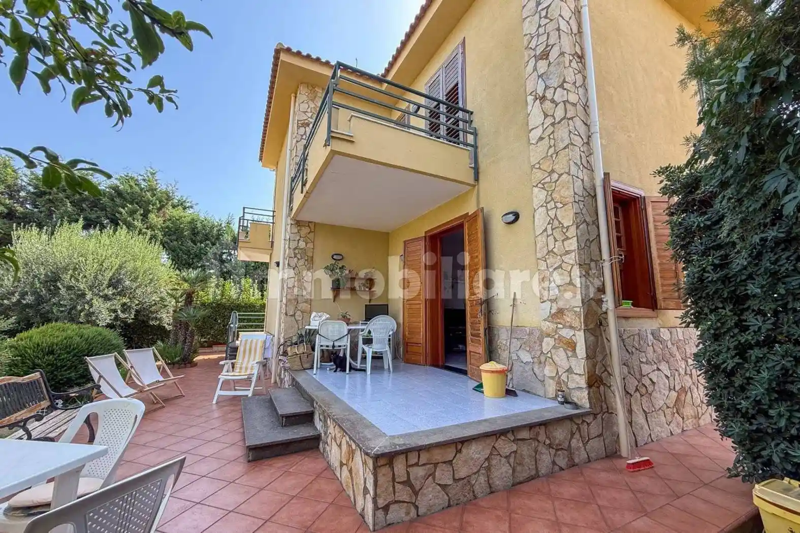 Casa indipendente in vendita a Campofelice di Roccella