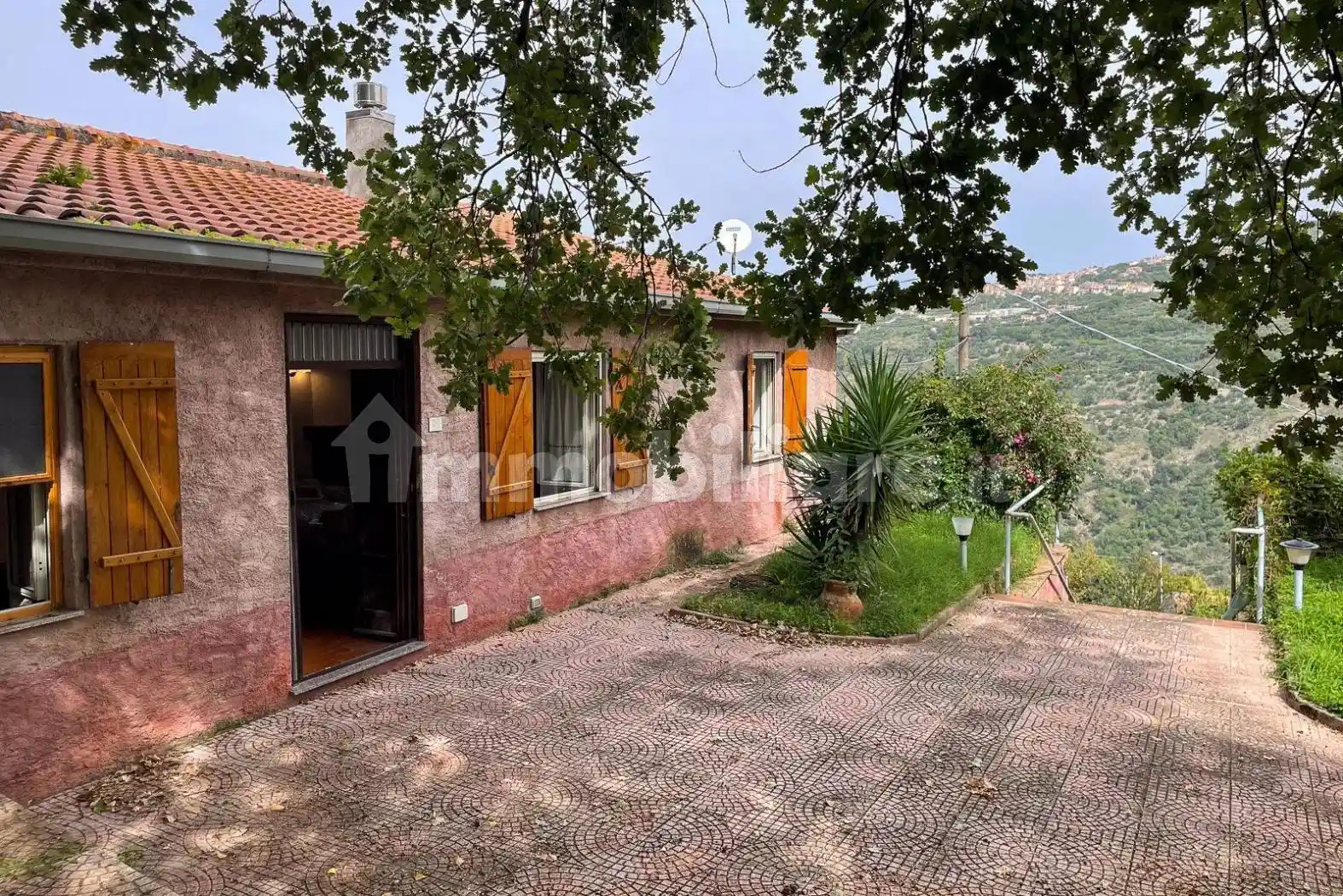 Casa indipendente in vendita a San Salvatore di Fitalia