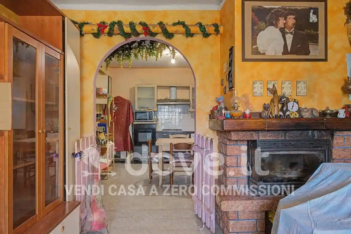 Appartamento in vendita a Follo