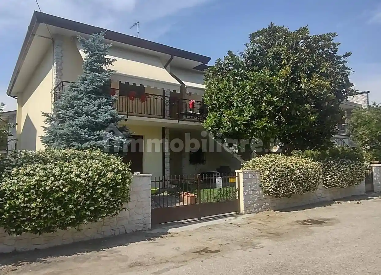 Villa in vendita a Rovigo