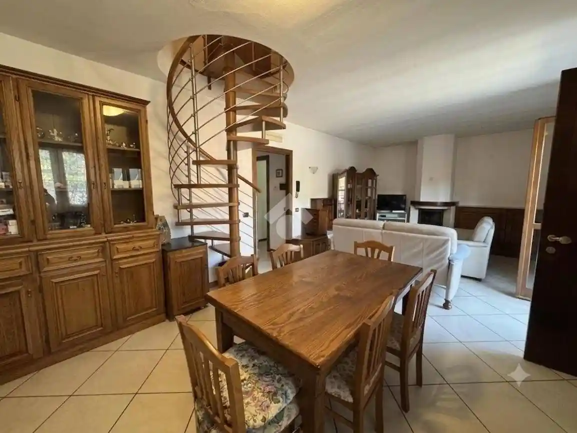 Appartamento in vendita a Solto Collina