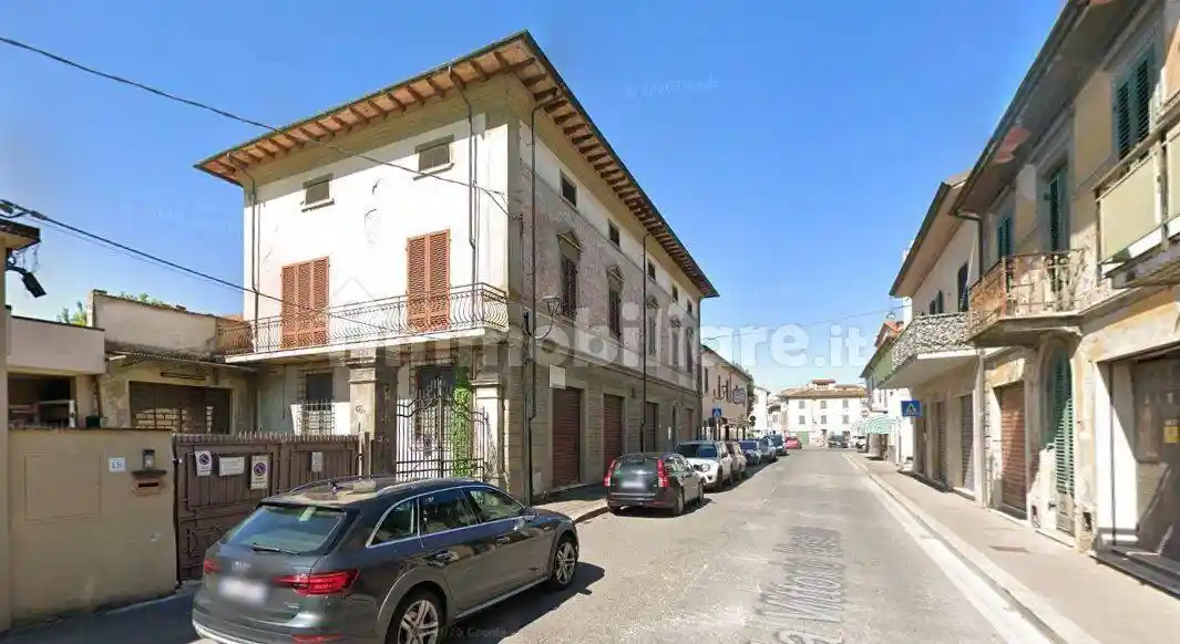 Palazzo - Edificio in vendita a Chiesina Uzzanese
