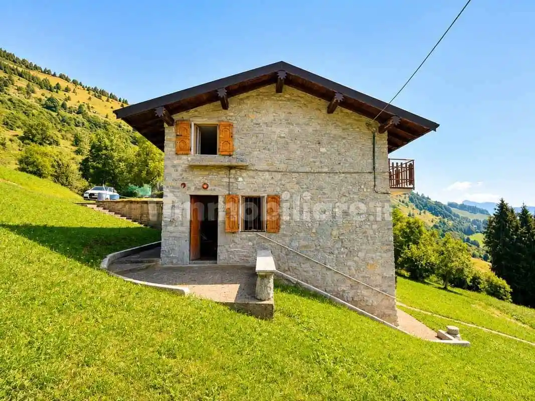 Rustico - Casale in vendita a Gorno