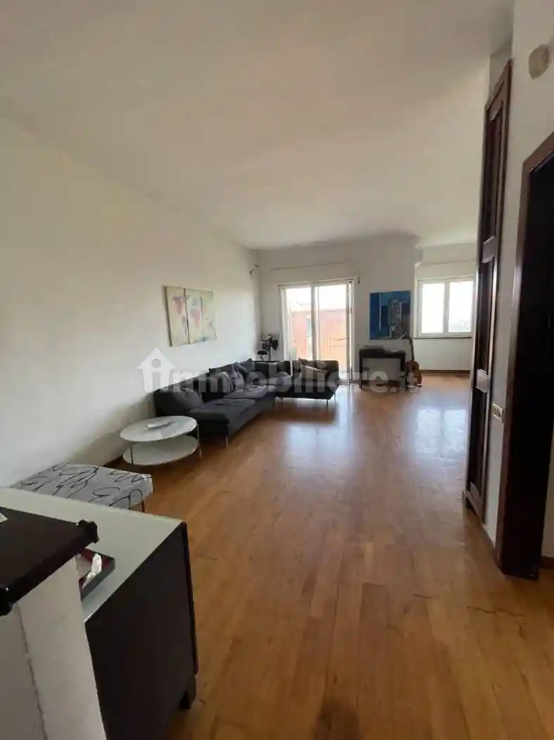 Appartamento in affitto a Napoli