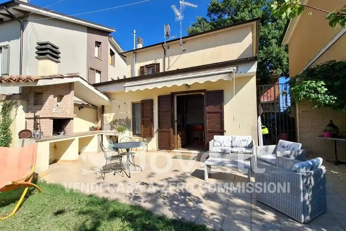 Casa indipendente in vendita a Urbino
