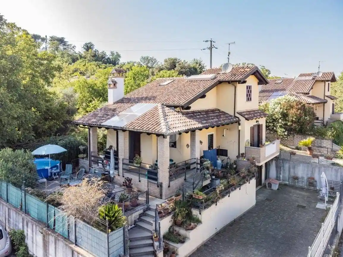 Villa in vendita a Manziana
