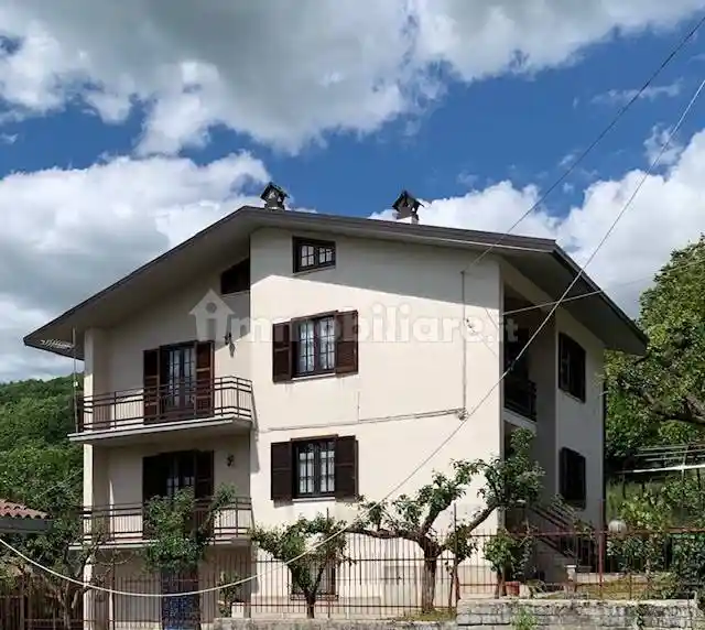 Villa in vendita a Montereale