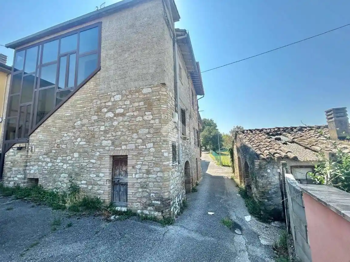 Casa indipendente in vendita a Assisi