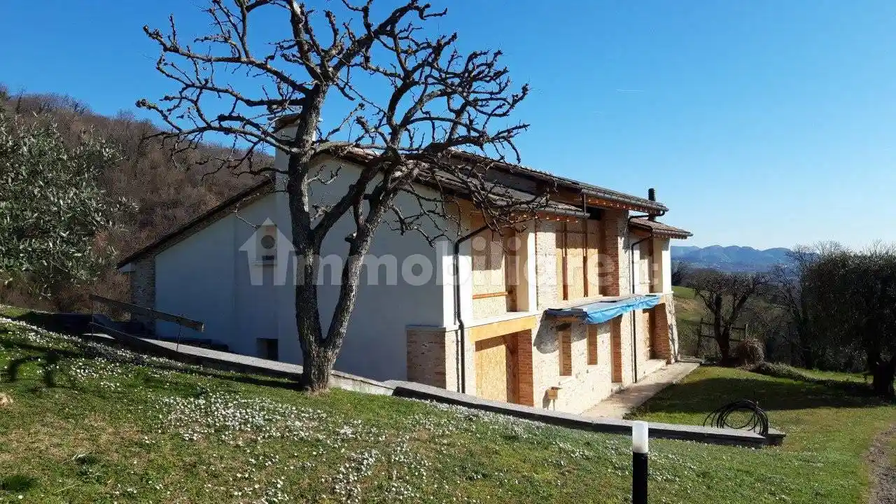 Villa in vendita a Pederobba