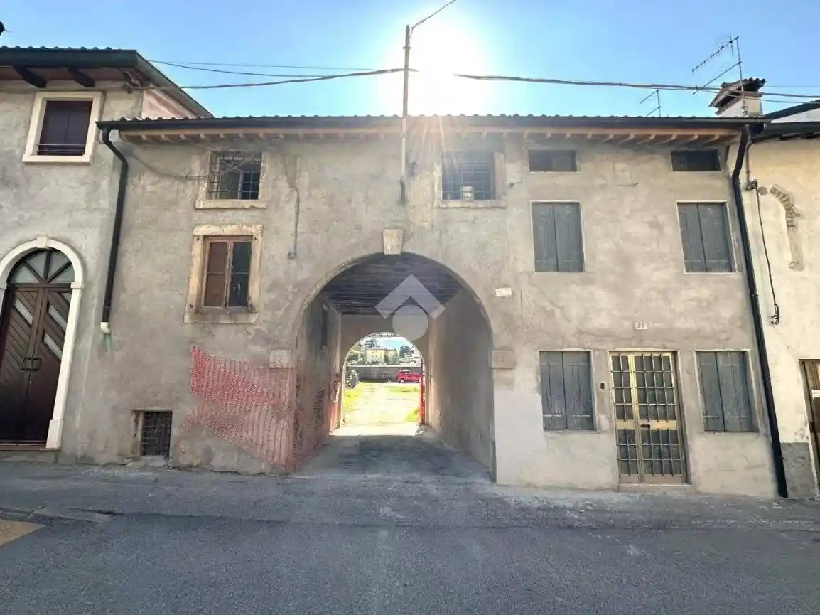 Rustico - Casale in vendita a Montecchio Maggiore