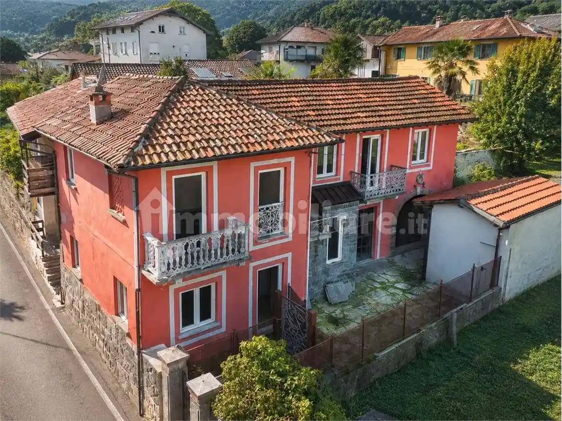 Villa in vendita a Brovello-Carpugnino